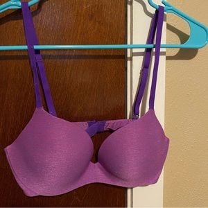 32C lightly lined Victoria’s Secret bra